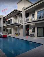 Waykiri Modern Condo 3 Bed 2 Bath Walk to Marriott