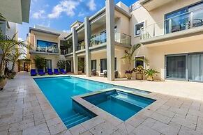 Waykiri Modern Condo 3 Bed 2 Bath Walk to Marriott