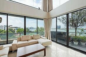 Moon West Lake Residence