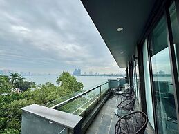 Moon West Lake Residence