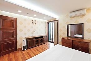 Moon West Lake Residence