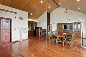 Moon West Lake Residence