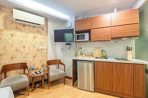 Moon West Lake Residence