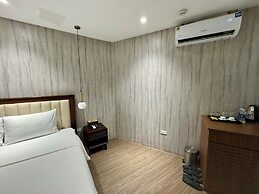 Moon West Lake Residence