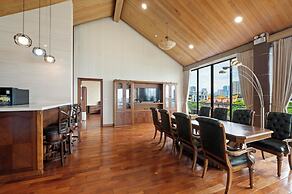 Moon West Lake Residence