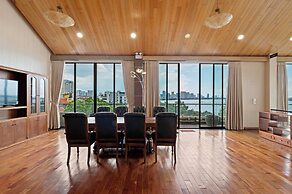 Moon West Lake Residence