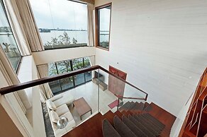 Moon West Lake Residence