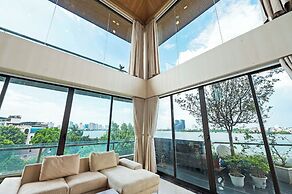 Moon West Lake Residence