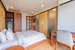 Moon West Lake Residence