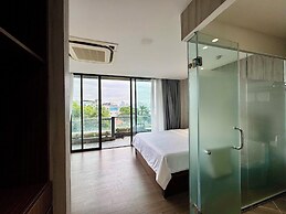 Moon West Lake Residence