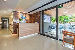 Moon West Lake Residence