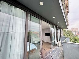 Moon West Lake Residence