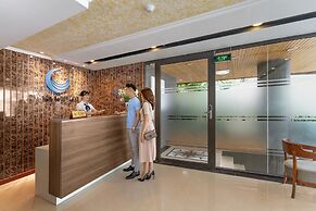 Moon West Lake Residence