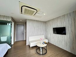 Moon West Lake Residence