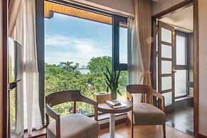 Moon West Lake Residence