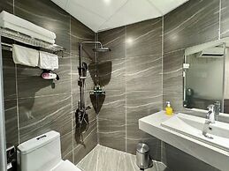 Moon West Lake Residence