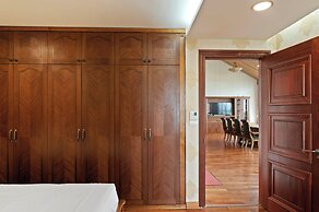 Moon West Lake Residence