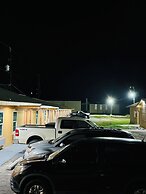 EXPRESS INN & SUITES