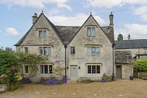 The Mill House Beautiful 4BD Family Home