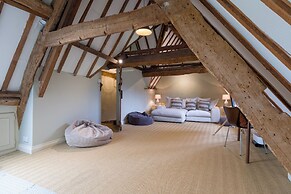 The Mill House Beautiful 4BD Family Home