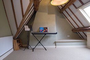 The Mill House Beautiful 4BD Family Home