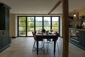 The Mill House Beautiful 4BD Family Home