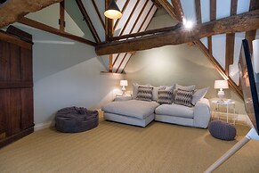 The Mill House Beautiful 4BD Family Home