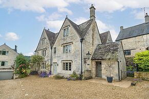 The Mill House Beautiful 4BD Family Home