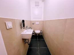 Apartments next to Public Transport GG13