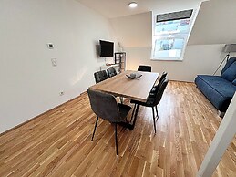 Apartments next to Public Transport GG13