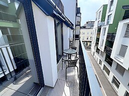 Apartments next to Public Transport GG13