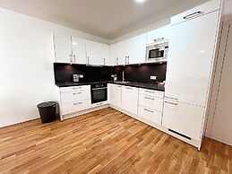 Apartments next to Public Transport GG13