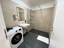 Apartments next to Public Transport GG13