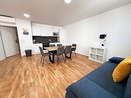 Apartments next to Public Transport GG13