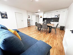 Apartments next to Public Transport GG13