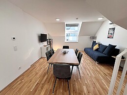 Apartments next to Public Transport GG13