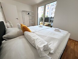 Apartments next to Public Transport GG13