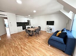 Apartments next to Public Transport GG13