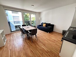 Apartments next to Public Transport GG13