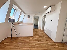 Apartments next to Public Transport GG13