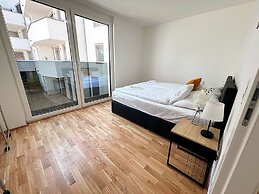 Apartments next to Public Transport GG13