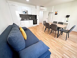 Apartments next to Public Transport GG13