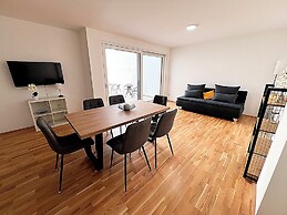 Apartments next to Public Transport GG13