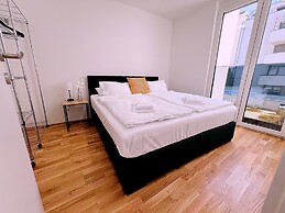 Apartments next to Public Transport GG13