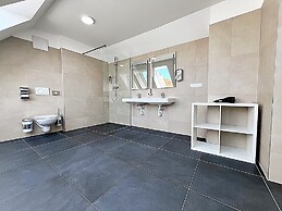 Apartments next to Public Transport GG13