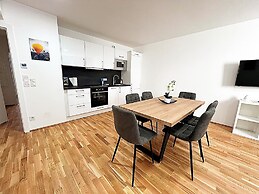 Apartments next to Public Transport GG13