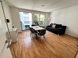 Apartments next to Public Transport GG13