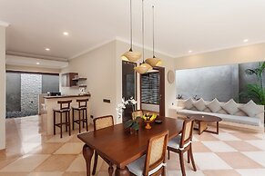 Ghana Villa Seminyak by Pramana Villas