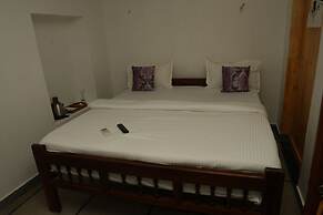 Rebel De Pondicherry