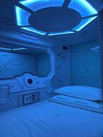 Jianpuke Space Capsule Backpacker Hostel